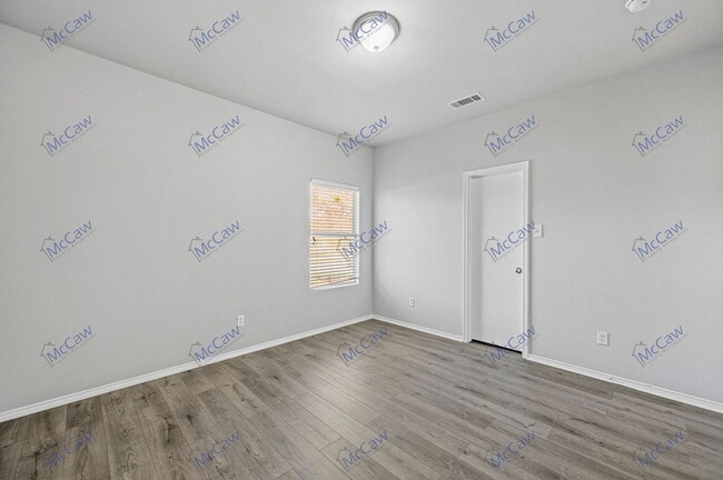 Building Photo - 7541 Lazy Spur Blvd