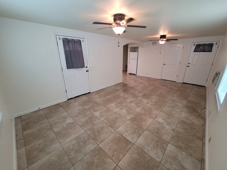 Building Photo - 555 S Tuttle Ave