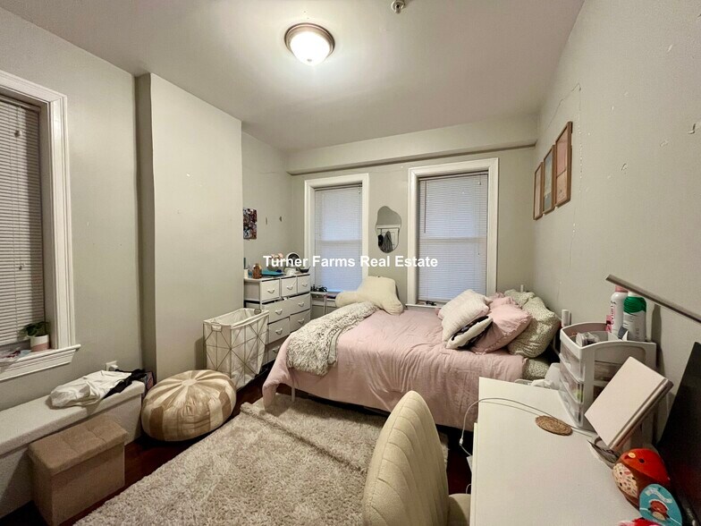 Building Photo - 92 Calumet St