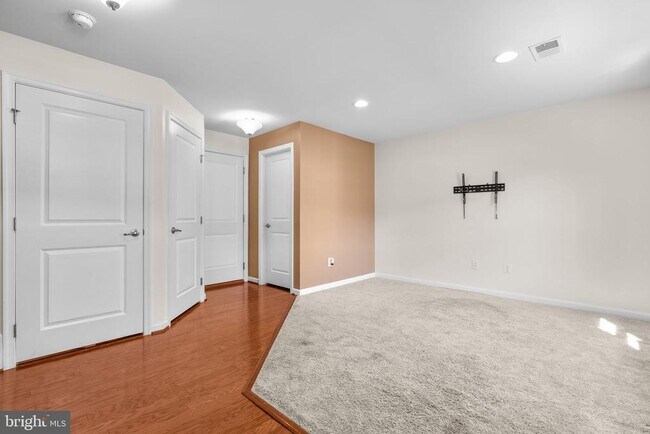 Building Photo - 6974 Kona Dr