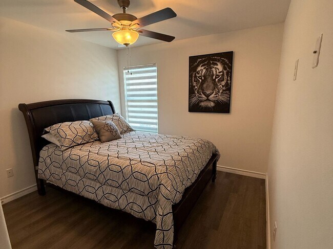 Building Photo - 9916 Kaspar Dr