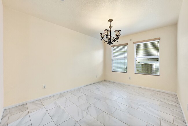 Building Photo - 8027 Saffron Ln