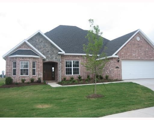 Primary Photo - 2427 W McKinley Blvd