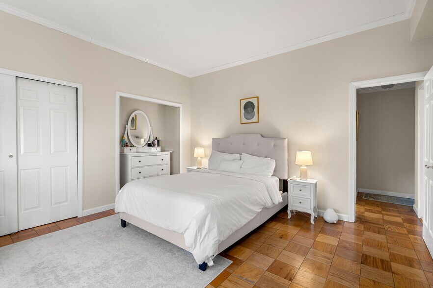 Building Photo - 2 Hawthorne Pl