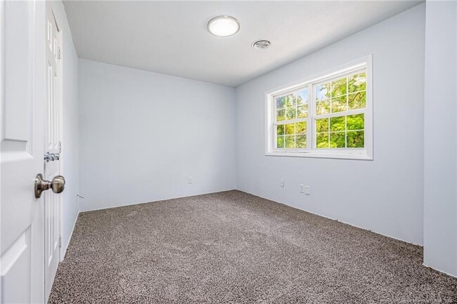 Building Photo - 2326 Barrington Cir