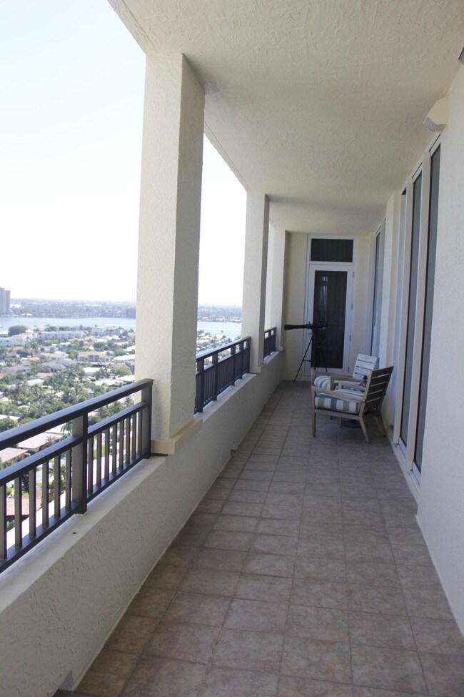 Building Photo - 3800 N Ocean Dr