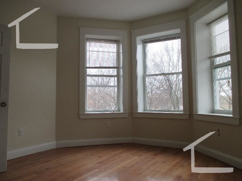 Building Photo - 84 Fenway