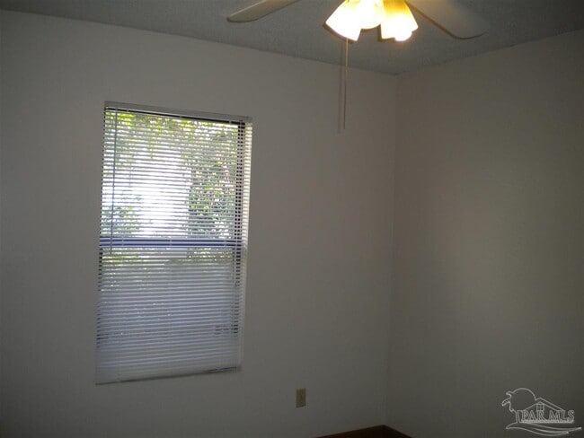 Building Photo - 3262 Maplewood Dr