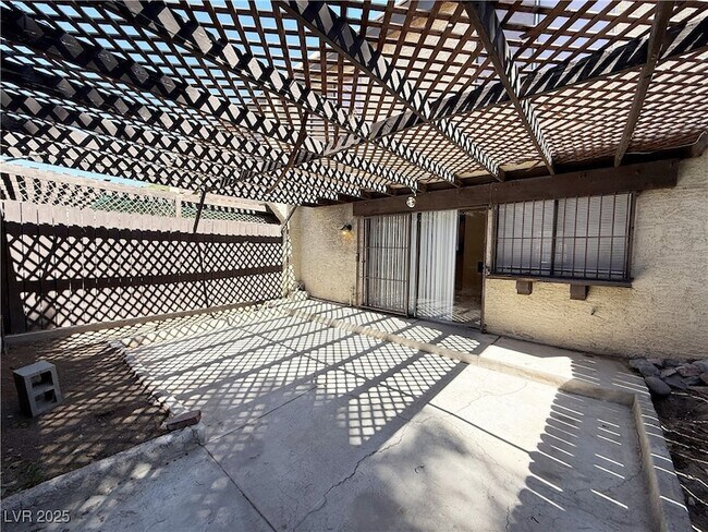 Building Photo - 3270 Liahona Way