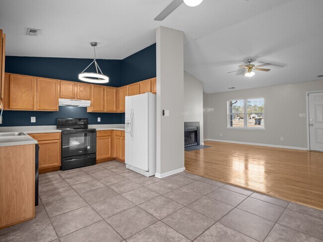 Building Photo - 218 Winterberry Ct