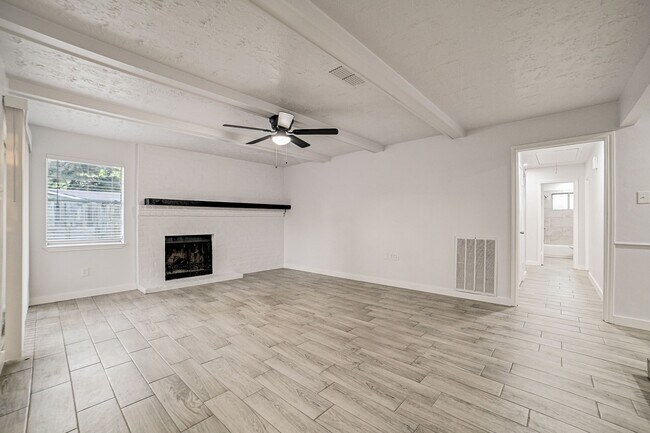 Building Photo - 3918 Cypressdale Dr
