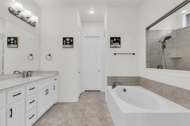 Building Photo - 3511 Solaro Ln