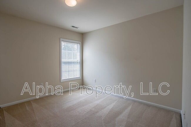 Building Photo - 111 Shairpin Ln