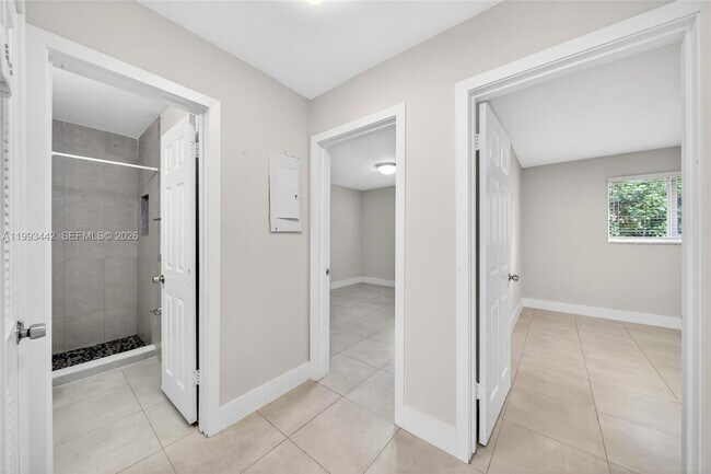 Building Photo - 7261 SW 21st St