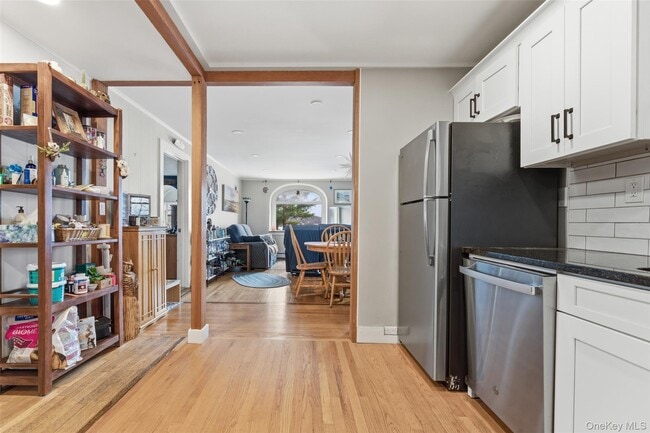 Building Photo - 598 N Lake Blvd