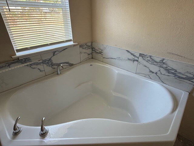 Building Photo - 3334 Oak Meadows Dr