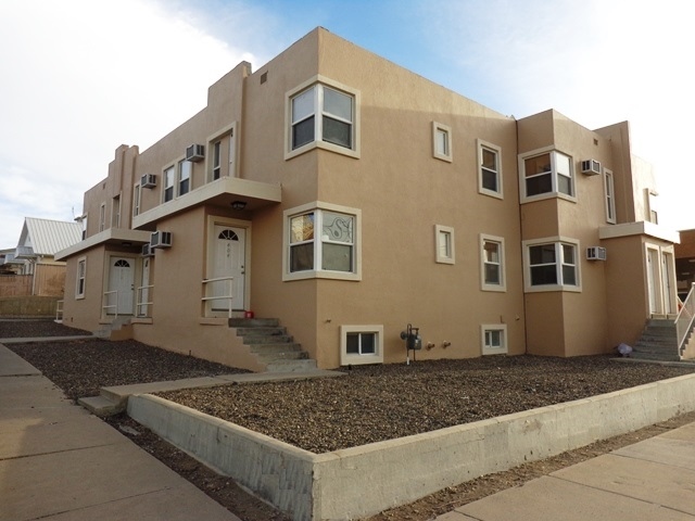 Front Building - 109 E 4th St