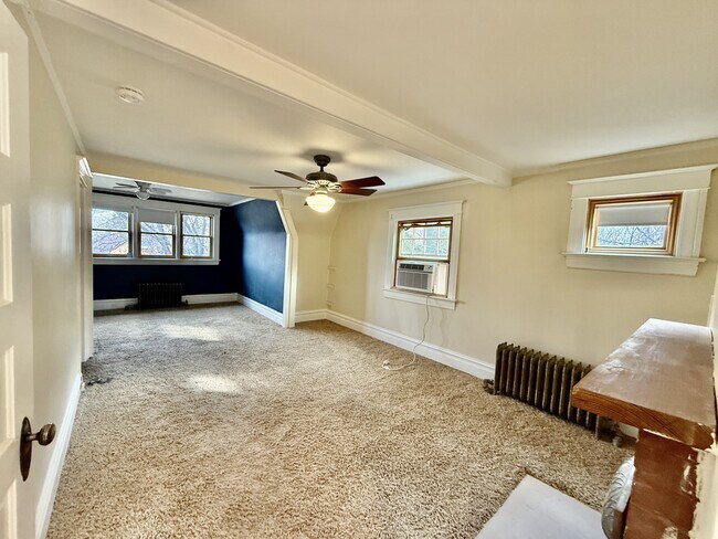 Building Photo - 1228 Bryan Ave