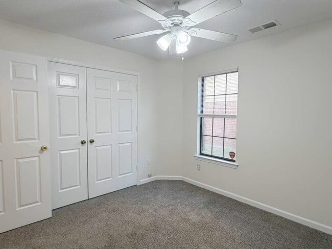 Building Photo - 6914 Snyder Rd