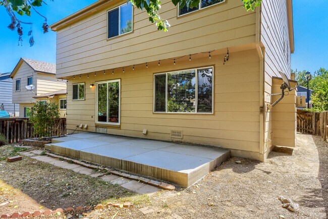 Building Photo - Evolve Real Estate: Beautiful 5 Bedroom Home in HIGHLANDS RANCH - Available NOW!