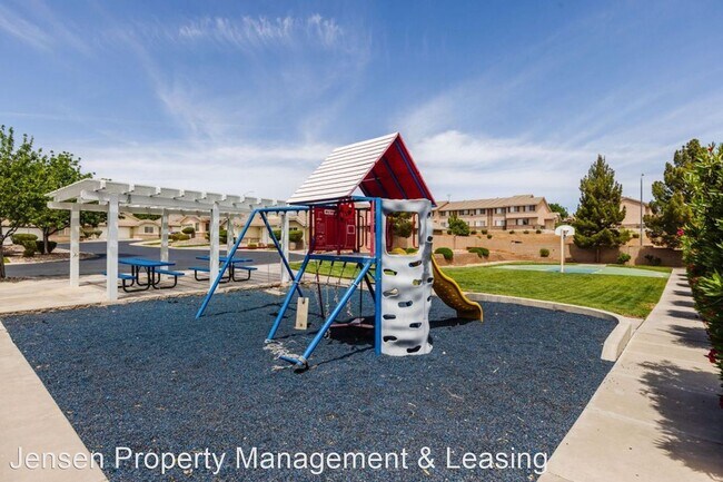 Building Photo - 3 br, 2 bath House - 2930 East 450 North  ...