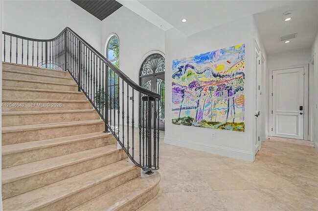Building Photo - 2561 Trapp Ave