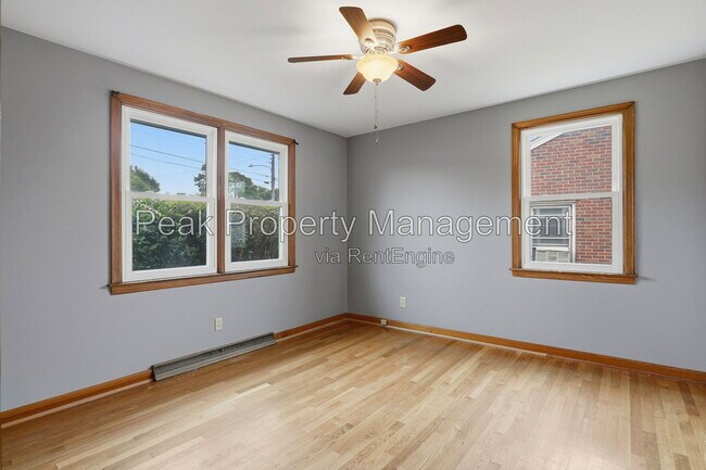 Building Photo - 912 Augusta Ave