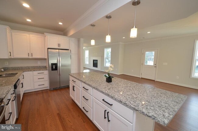 Building Photo - 3541 Oak Dr