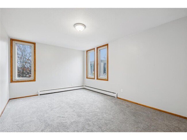 Building Photo - 4029-4014 14th Ave S