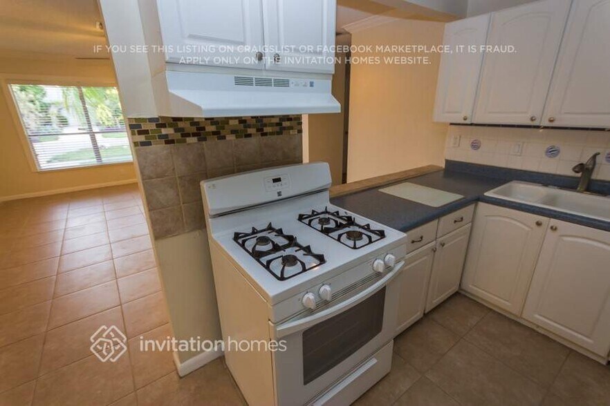 Building Photo - 4870 Poseidon Pl