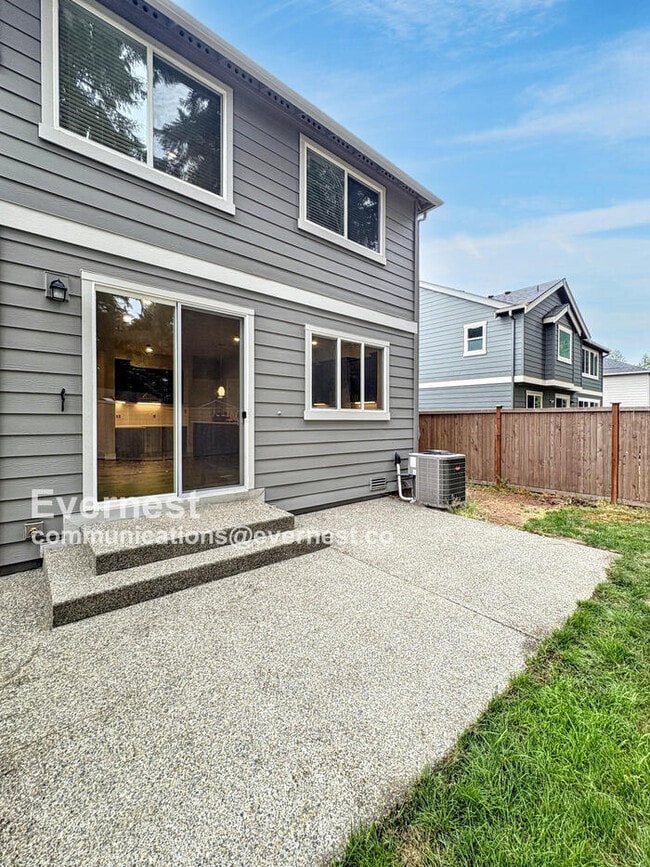 Building Photo - 16009 SE 141st Pl