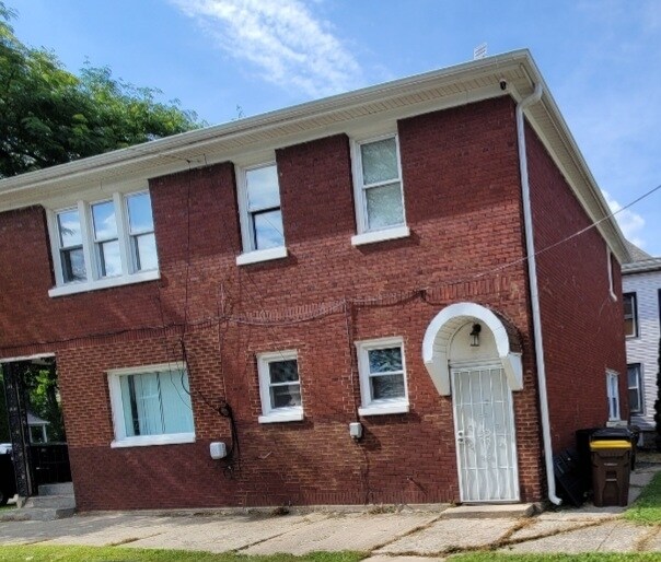 Primary Photo - 629 Kent St