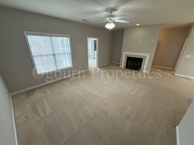 Building Photo - 6981 Hanesbrook Cir