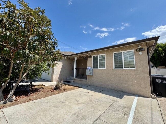 Building Photo - 514 Hill Dr