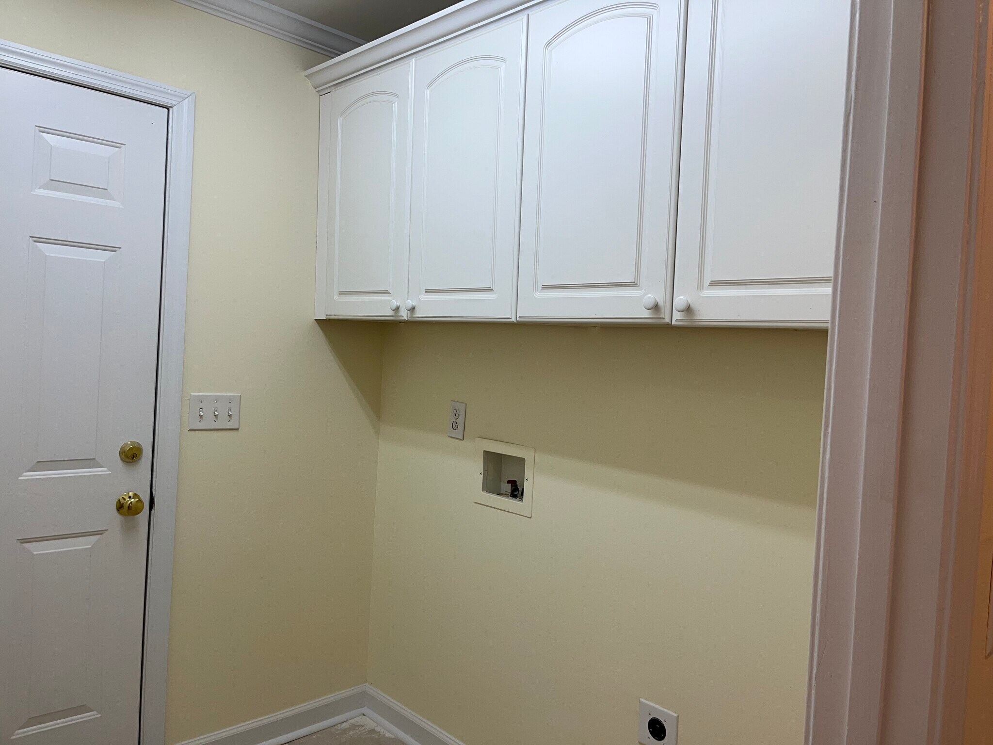 Building Photo - 6 Willow Tree Ct