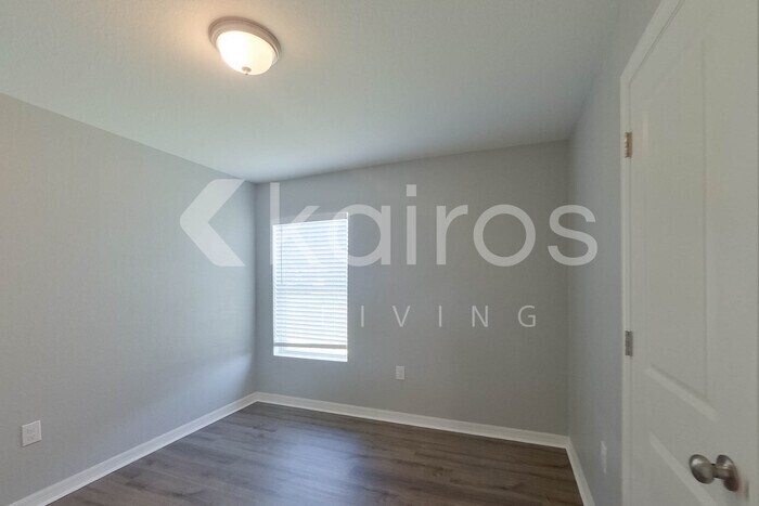 Building Photo - 2140 NW 22nd Ave