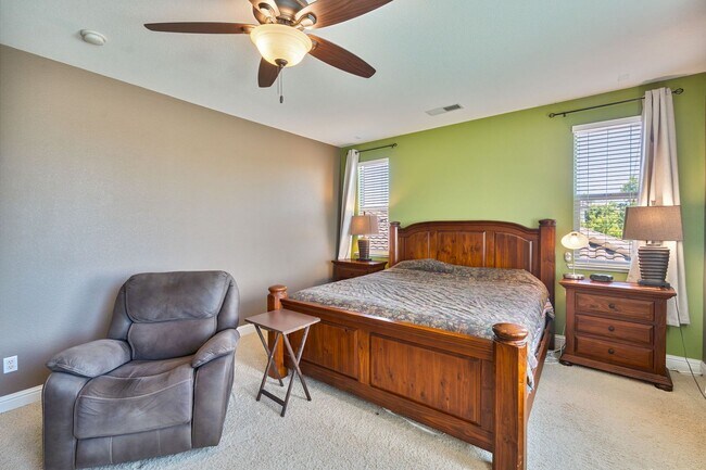 Building Photo - 9952 Spring View Way