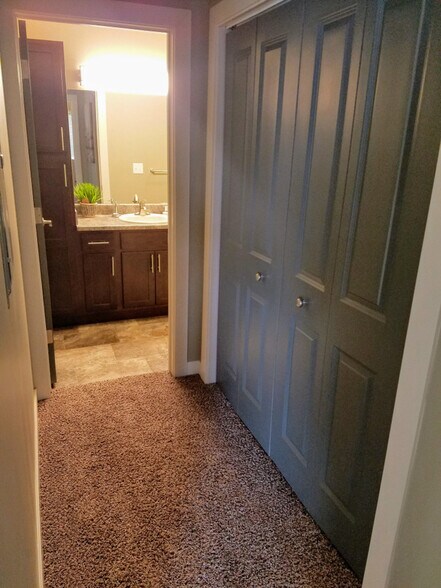 Building Photo - 1331 Winona Ct