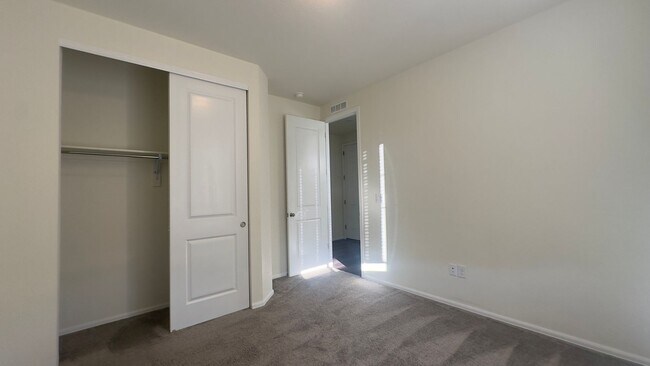 Building Photo - Great House In Fort Collins.