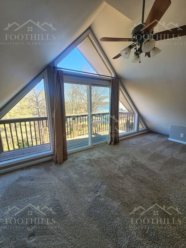 Building Photo - 235 Harbor Dr