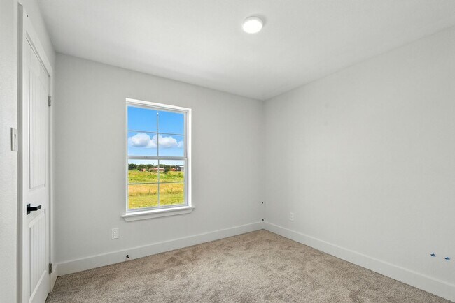 Building Photo - Brand-new modern townhome in Rowlett featu...