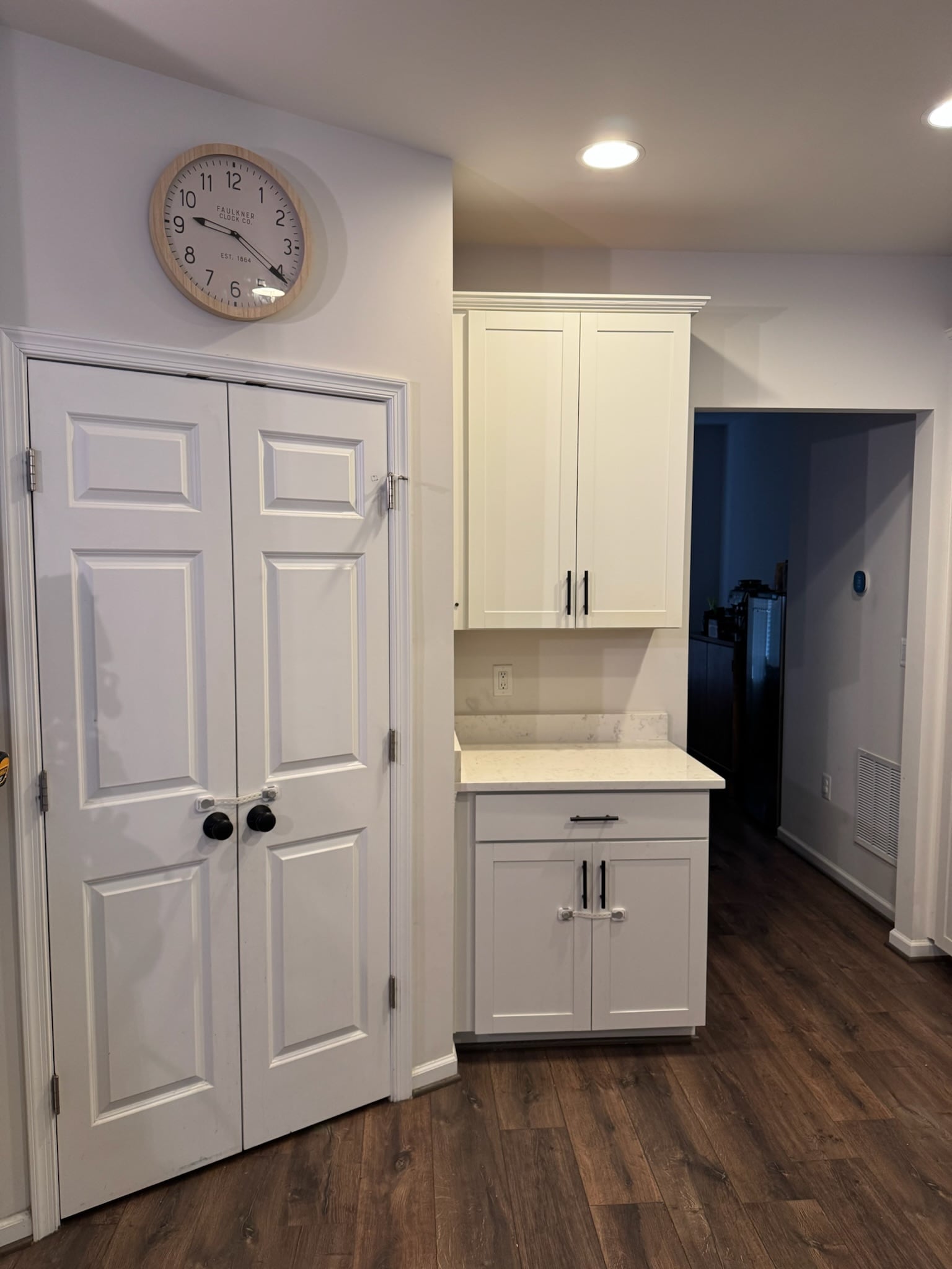 Kitchen - 16108 Coolidge Ave