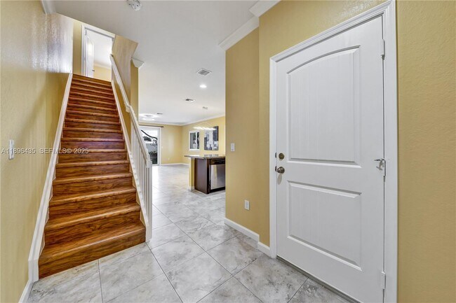 Building Photo - 346 NE 47th Pl