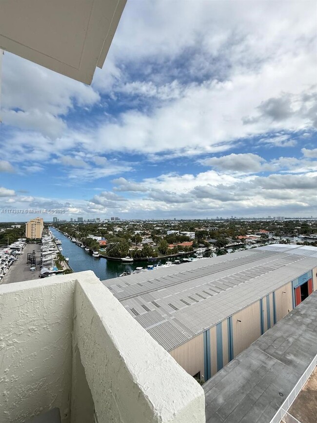 Building Photo - 13499 Biscayne Blvd