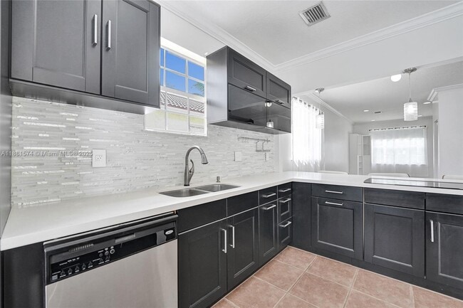 Building Photo - 3041 SW 88th Ave