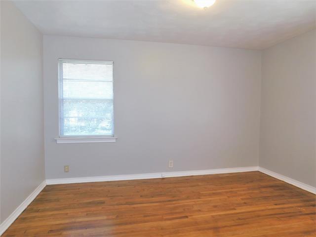 Building Photo - 929 Manhattan Dr