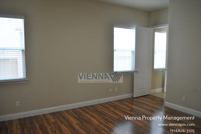 Building Photo - 2101 Harpford Dr