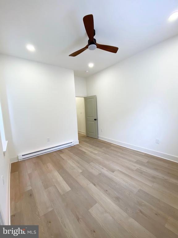 Building Photo - 1335 Colwyn St