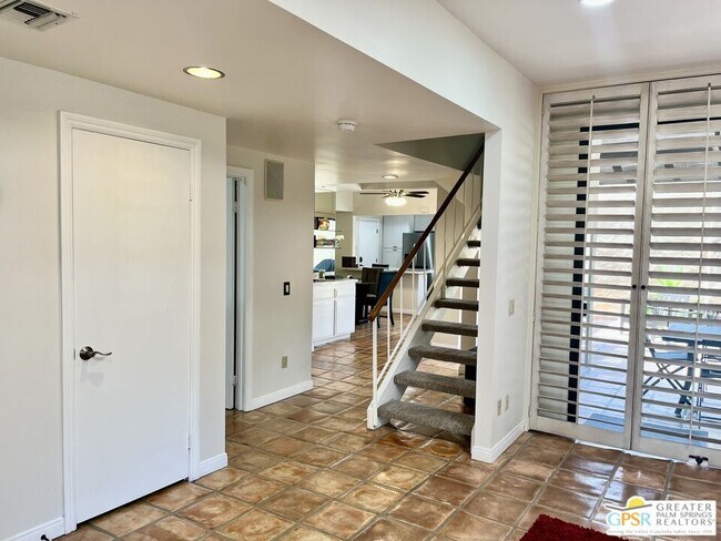 Building Photo - 2441 S Birdie Way