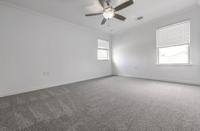 Building Photo - 7024 Vail Ridge St